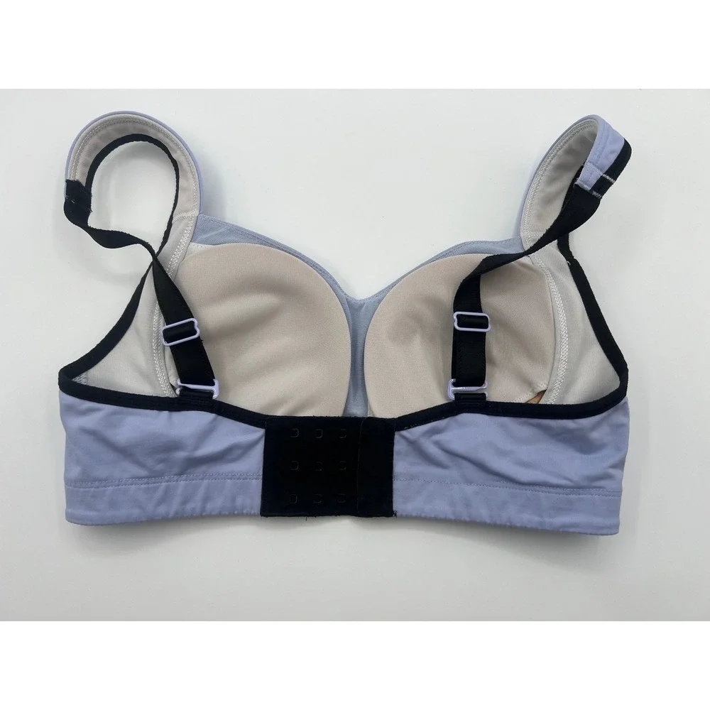 Lululemon Athletica Sports Bra Women's Size 32C Built-in Support Athletic Sporty